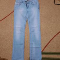 Jeans da donna della marca Colins