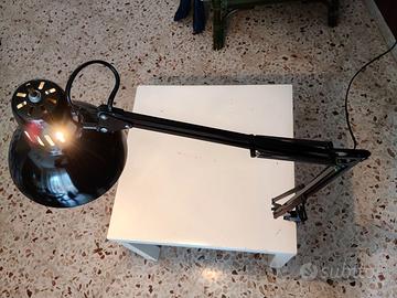 Lampada da tavolo pieghevole