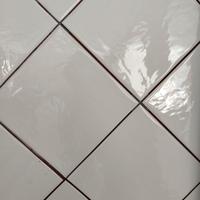 Piastrella bianca lucida