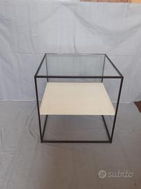 Tavoli in vetro e legno ed espositore