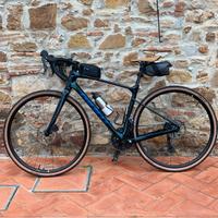 Bici Gravel Giant Revolt Advanced 2 carbonio TG. S
