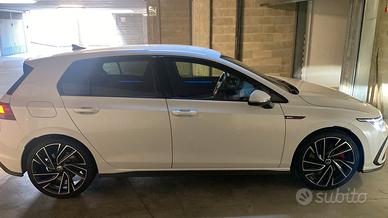 Golf 8 bianco madreperla