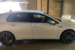 Golf 8 bianco madreperla