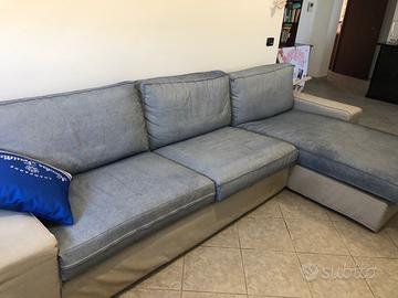 Divano KIVIK a 4 posti con chaise-longue