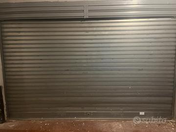 Posto moto in garage
