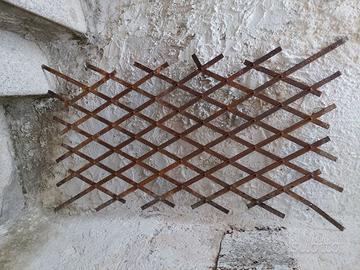 Grata Inferriata ferro battuto, disegno a rombi