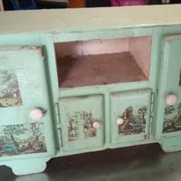 Antico mettitutto giocattolo in legno