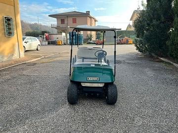 GOLF CAR E-Z-GO