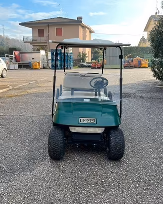 GOLF CAR E-Z-GO