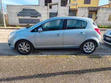Opel corsa anno 2009 