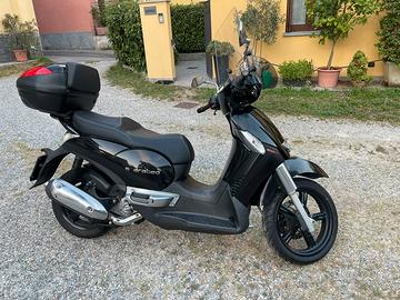 Aprilia Scarabeo 300 s