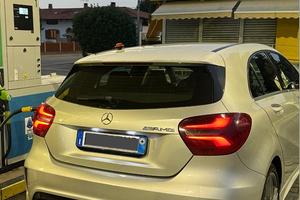 Mercedes-Benz a180d Premium Pacchetto AMG