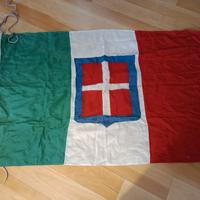 Bandiera italiana anni '40 con stemma Savoia