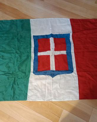 Bandiera italiana anni '40 con stemma Savoia