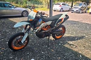 ktm 690 smc 