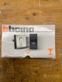 Interuttore bticino axolute HS4002