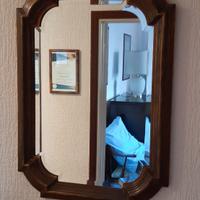 Grande specchio da parete in legno