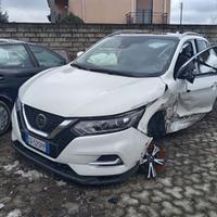 L Nissan qashqai 2021 benzina 50.000 km automatico