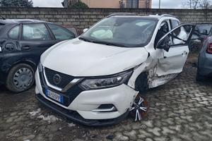 L Nissan qashqai 2021 benzina 50.000 km automatico