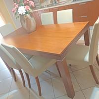 Tavolo in ciliegio e sedie Calligaris