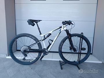 MTB FULL CARBONIO