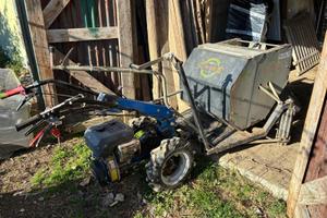 Motocoltivatore e imballatore