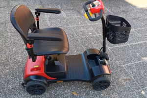 scooter per anziani + disabili pieghevole