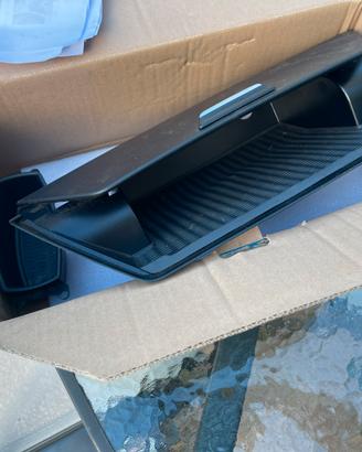 Cassetto portaoggetti superiore cruscotto bmwx1e84