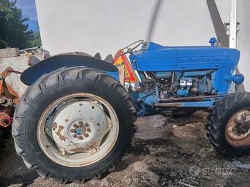 Trattore Ford 3000