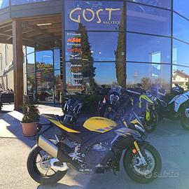 Aprilia Tuono V4 1100 Scorpion Yellow