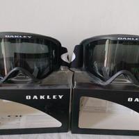 Maschera Oakley Total Black Sci/Snowboard