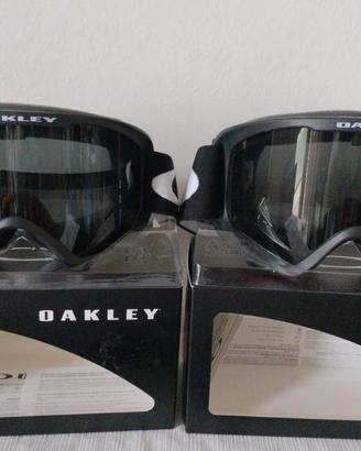Maschera Oakley Total Black Sci/Snowboard