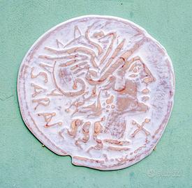 Bassorilievo in Legno. Moneda Impero Romano Fronte