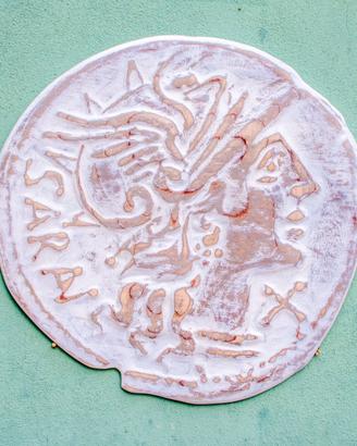 Bassorilievo in Legno. Moneda Impero Romano Fronte
