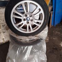 4 cerchi e gomme da 17  per Jaguar 