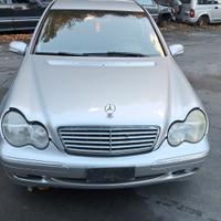 MERCEDES CLASSE C DEL 2004 SOLO PER RICAMBI