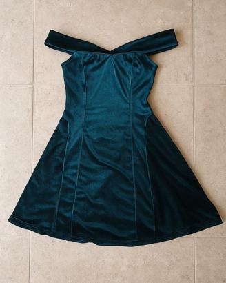 vestitino di velluto verde scuro, spalle scoperte