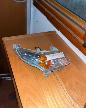 indicatore direzione anteriore GSR 600