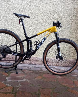 MTB Berria Mako 7, biammortizzata, taglia S,carbon