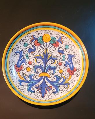 Piatto decorativo in maiolica 