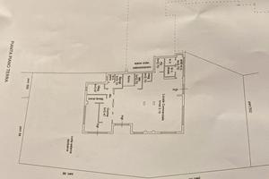 Grande Locale Commerciale con Corte Esterna