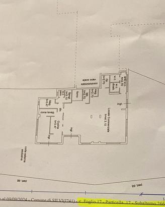 Grande Locale Commerciale con Corte Esterna