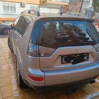 MITSHUBISHI OUTLANDER 4WD, 7 POSTI, GANCIO TRAINO