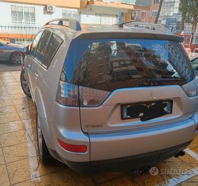 MITSHUBISHI OUTLANDER 4WD, 7 POSTI, GANCIO TRAINO