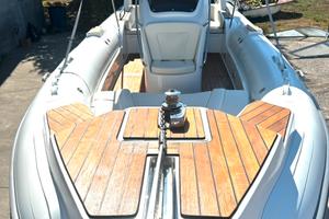 Gommone 8 mt mod RIB 760 nuovo motore evinrude 200