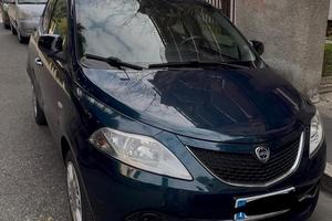 LANCIA Ypsilon 1.2 69 CV 5 porte Gold