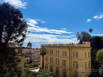 4 LOCALI A NAPOLI