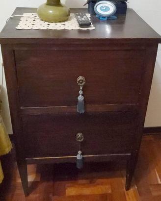 due comodini vintage in legno massello