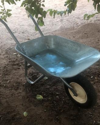 Carriola da giardino