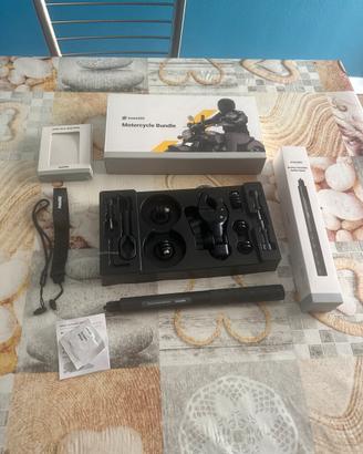 Kit moto Insta 360 + selfie stick + polsino